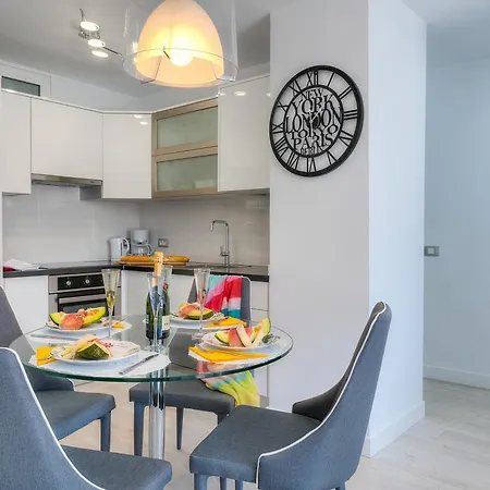 Apartman Modern Cristianos Center *