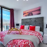 Modern Cristianos Center * Los Cristianos (Tenerife)