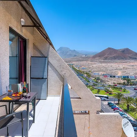 Modern Cristianos Center * 洛斯克里斯蒂亚诺斯