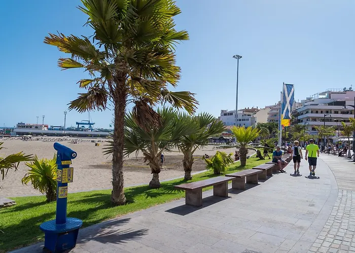 Modern Cristianos Center 公寓