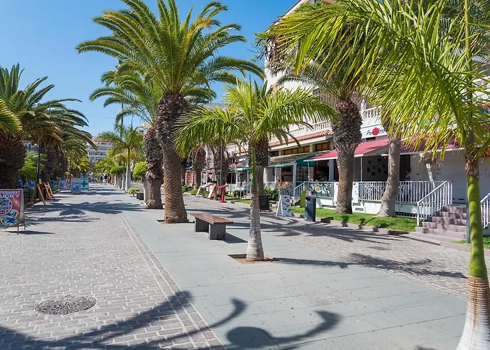 Modern Cristianos Center * 洛斯克里斯蒂亚诺斯