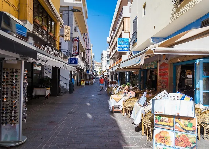 Modern Cristianos Center アパート ロスクリスティアーノス