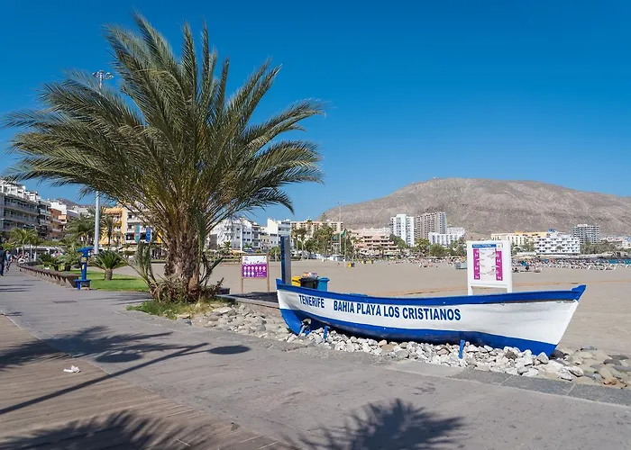 Modern Cristianos Center アパート *