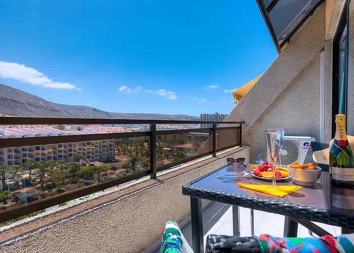 Modern Cristianos Center לוס כריסטיאנוס