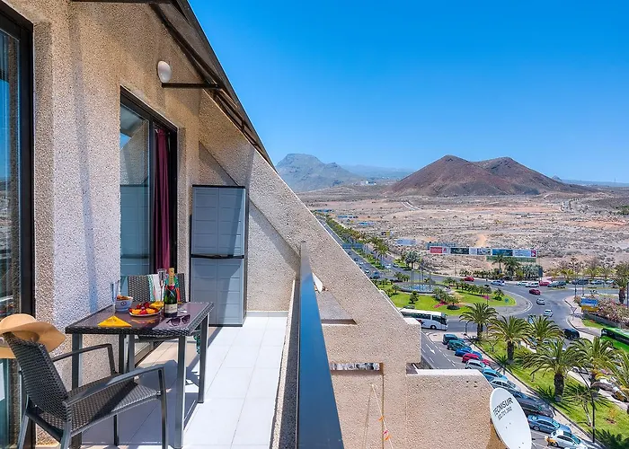 Modern Cristianos Center * לוס כריסטיאנוס