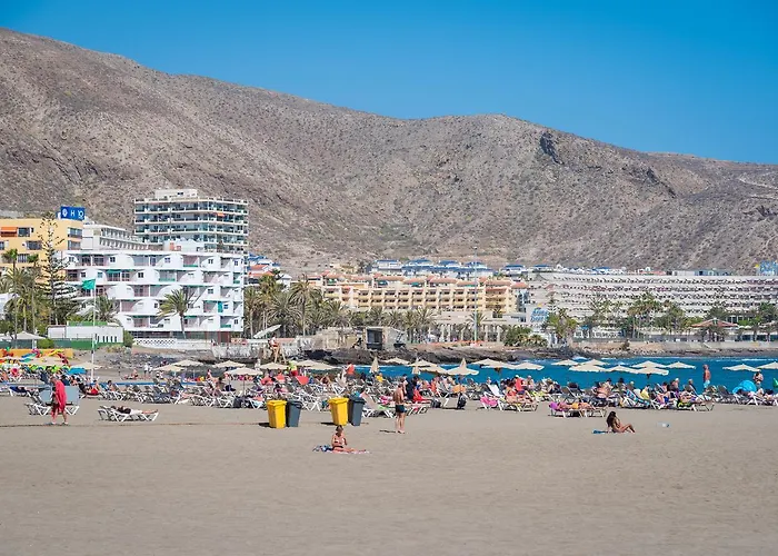 Modern Cristianos Center * לוס כריסטיאנוס