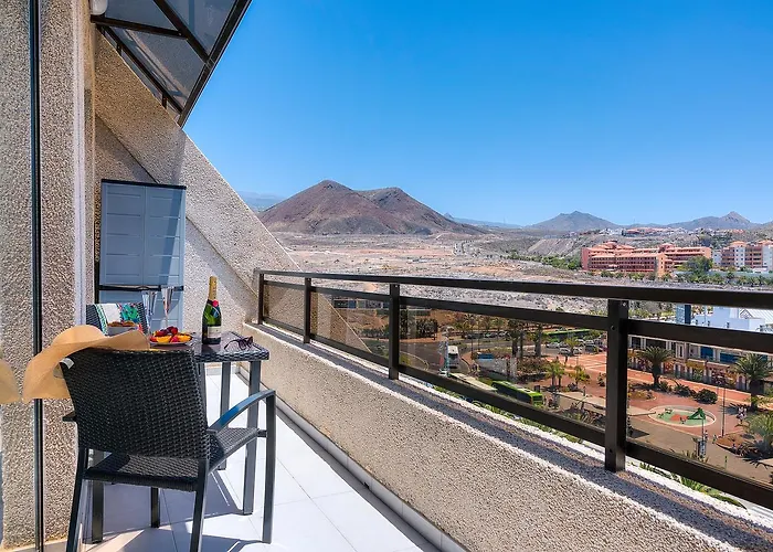 Modern Cristianos Center לוס כריסטיאנוס