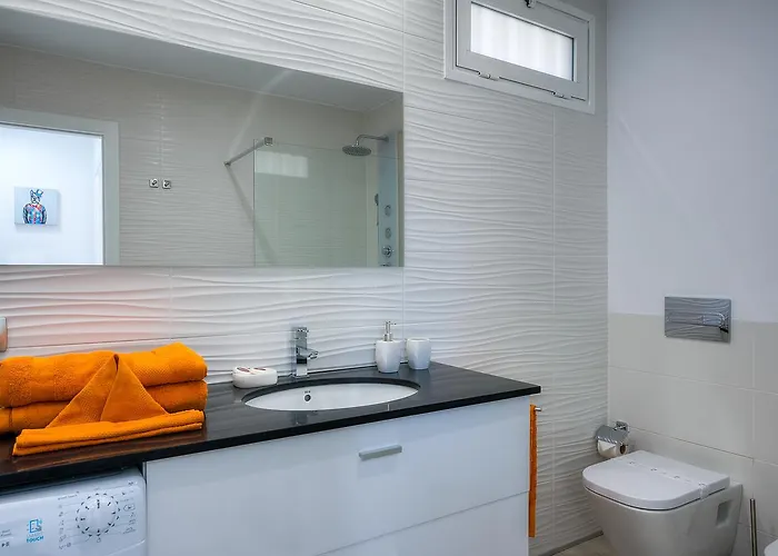 דירה Modern Cristianos Center לוס כריסטיאנוס