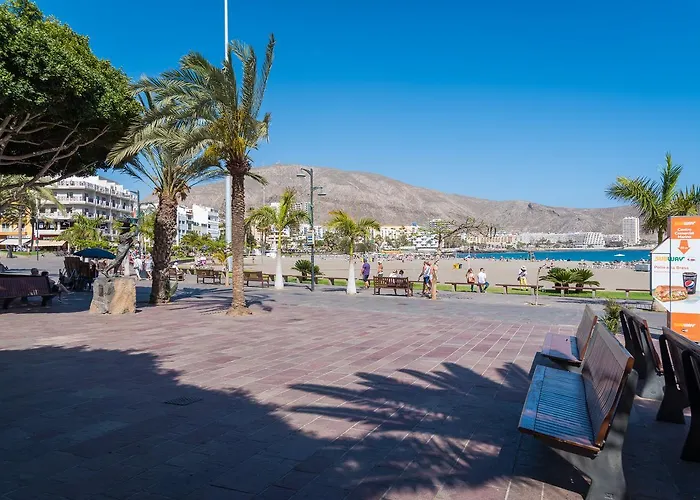 Modern Cristianos Center לוס כריסטיאנוס