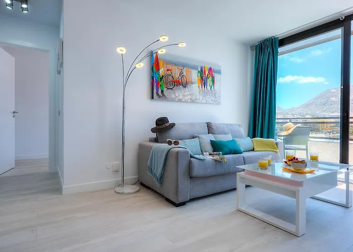 דירה Modern Cristianos Center *