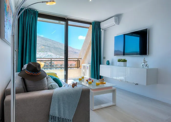 Modern Cristianos Center לוס כריסטיאנוס